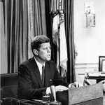 Attenzione, attenzione! La buona anima del presidente Kennedy aprirà la campagna elettorale a Bisignano