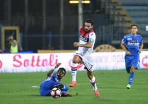 Crotone's midfielder Raffaele Palladino (C) fight for the ball against Empoli's midfielder Andres Tello (L) during the Italian serie A soccer match between Empoli FC vs FC Crotone at Carlo Castellani Stadium in Empoli, Italy, 12 September 2016 ANSA/CLAUDIO GIOVANNINI