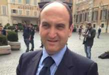 Quel bus che non passa : la metafora del turismo calabrese.