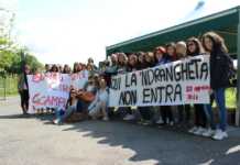 R-Esistere con i pacchi alla Camorra