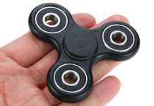Impazza la mania del fidget spinner