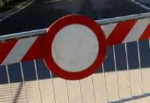 Auto resta bloccata sul Ponte chiuso al traffico sulla SP239