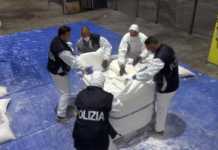 Maxi sequestro di droga nel porto di Genova, 270kg di eroina Sequestro Droga a Genova (foto Ansa)