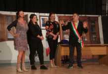 La gente ė pazza, teatro a Collina Castello