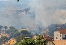 Caldo record e incendi a Bisignano: elicotteri e Canadair in azione